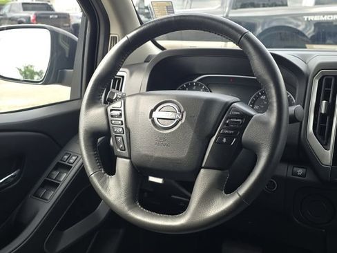 Used 2025 Nissan Frontier SV w/ SV Convenience Package RWD image 34