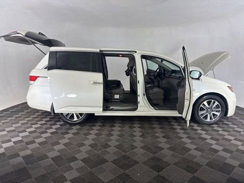Used 2016 Honda Odyssey Touring image 16
