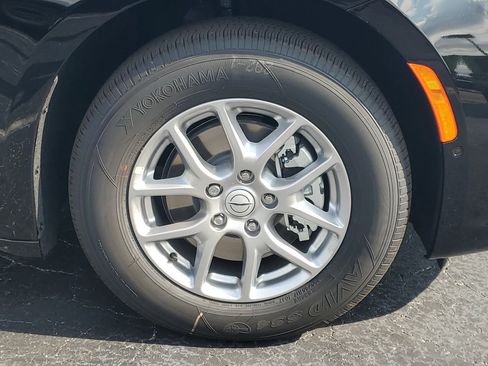 New 2026 Chrysler Pacifica Select image 5