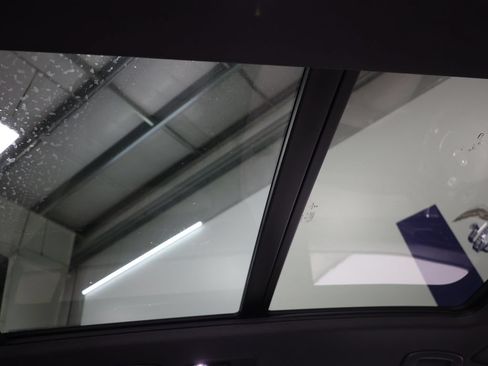 Used 2021 Volkswagen Tiguan SE R-Line FWD image 25