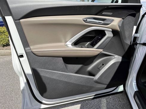 New 2025 Audi Q5 Premium Plus image 17
