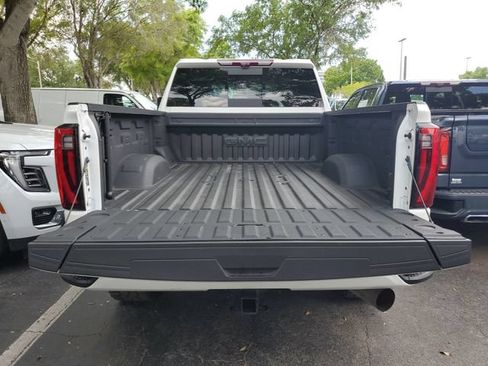 Used 2025 GMC Sierra 2500 Denali Ultimate w/ Max Trailering Package AWD/4WD image 9