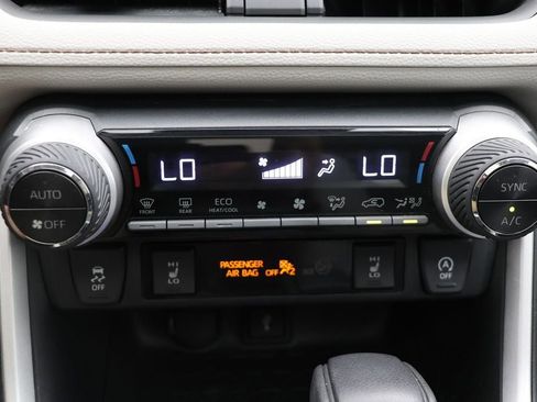 Used 2021 Toyota RAV4 XLE w/ Convenience Package image 22