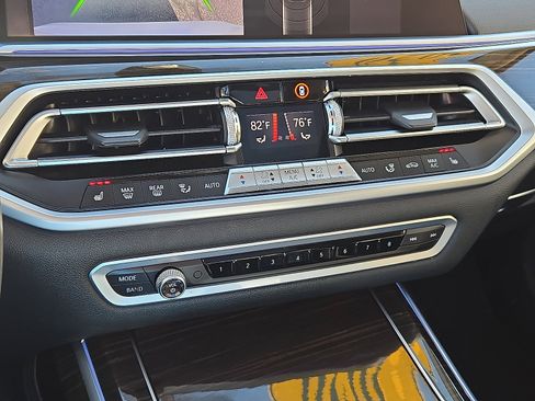 Used 2020 BMW X7 xDrive40i w/ Executive Package image 16