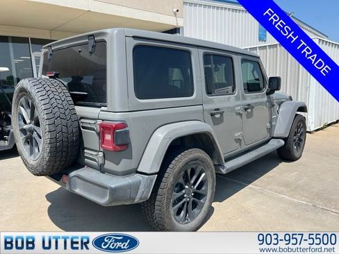 Used 2022 Jeep Wrangler Unlimited Sahara w/ Cold Weather Group AWD/4WD image 5