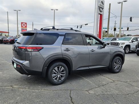 New 2025 Nissan Pathfinder SV image 12