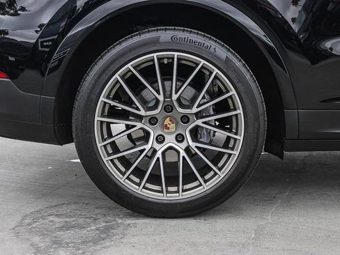 Used 2022 Porsche Cayenne Platinum Edition AWD/4WD image 12