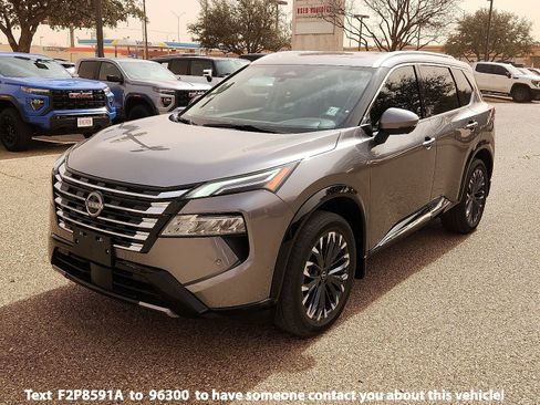 Used 2024 Nissan Rogue Platinum image 1