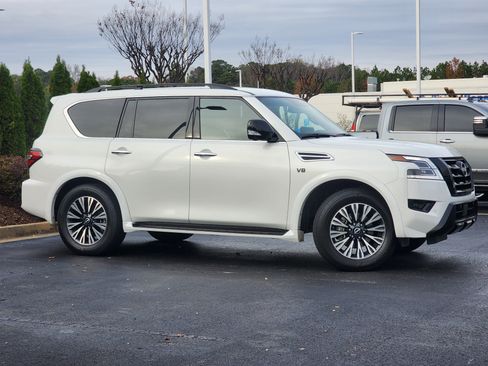 Used 2022 Nissan Armada SL w/ Midnight Edition Package image 3