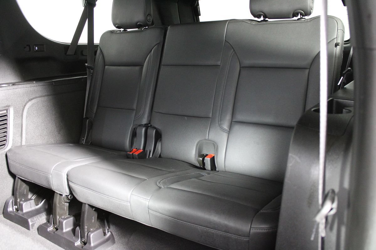 Used 2024 Chevrolet Suburban LT RWD image 30