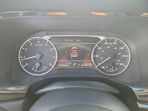 Certified 2024 Nissan Pathfinder SV FWD image 21