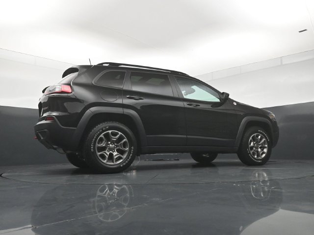 Used 2023 Jeep Cherokee Trailhawk w/ Sun & Sound Group AWD/4WD image 24