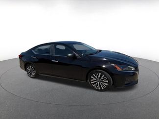 Used 2025 Nissan Altima 2.5 SV FWD video 2