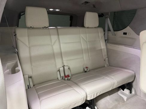 Used 2022 Cadillac Escalade ESV Premium Luxury Platinum AWD/4WD image 14