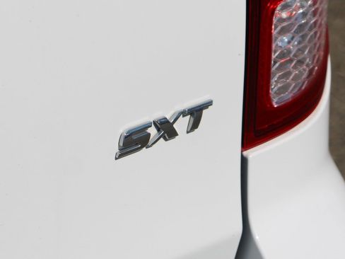 Used 2020 Dodge Grand Caravan SXT image 49