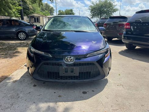 Used 2021 Toyota Corolla LE FWD image 3