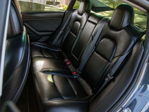 Used 2021 Tesla Model 3 Performance image 14