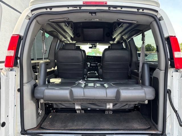 Used 2020 GMC Savana 2500 Extended w/ Enhanced Convenience Package RWD image 12