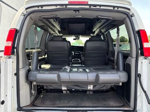 Used 2020 GMC Savana 2500 Extended w/ Enhanced Convenience Package RWD image 12
