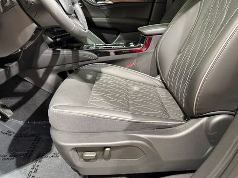 Used 2023 Buick Envision Avenir AWD/4WD image 14