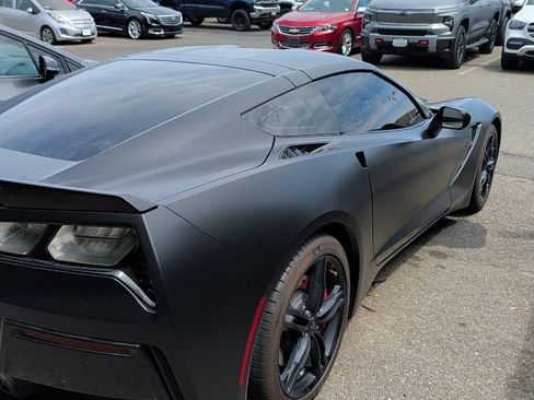 Used 2017 Chevrolet Corvette Stingray Coupe w/ 1LT RWD image 4