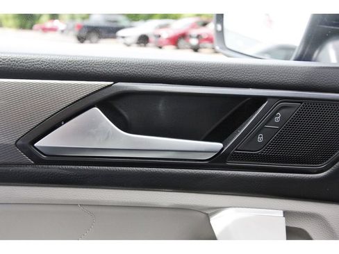 Used 2024 Volkswagen Tiguan SE w/ Panoramic Sunroof Package AWD/4WD image 20