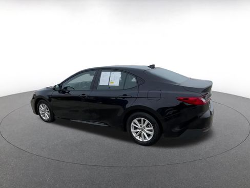 Used 2025 Toyota Camry LE image 10