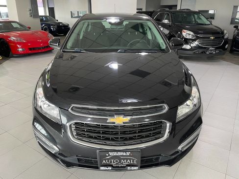 Used 2016 Chevrolet Cruze LT image 2