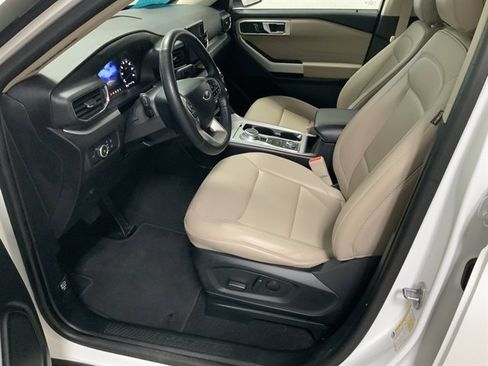 Used 2024 Ford Explorer XLT w/ Equipment Group 202A image 16