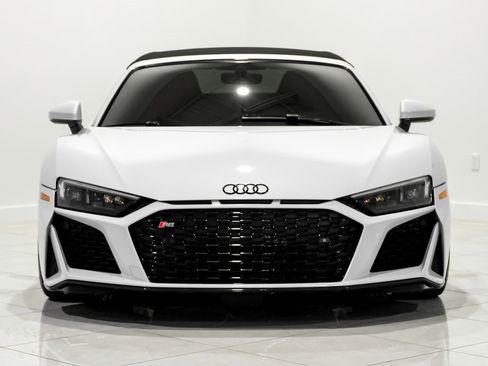 Used 2020 Audi R8 V10 w/ 20" Wheel Package image 4