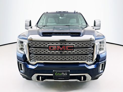 Used 2022 GMC Sierra 2500 Denali w/ Denali Ultimate Package AWD/4WD image 2