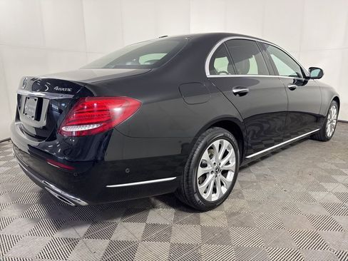 Used 2019 Mercedes-Benz E 300 4MATIC image 6