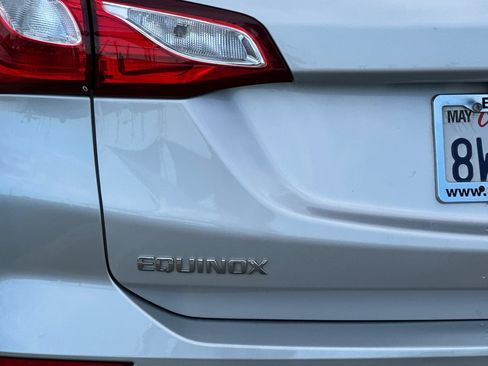 Used 2021 Chevrolet Equinox LS w/ LS Convenience Package image 27