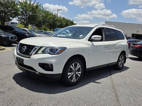 Used 2020 Nissan Pathfinder SV AWD/4WD image 1