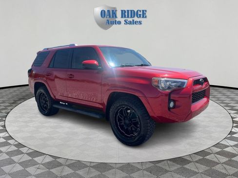 Used 2017 Toyota 4Runner SR5 RWD image 3