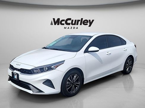 Used 2023 Kia Forte LXS FWD image 3