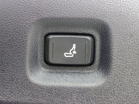 Used 2025 Toyota Tacoma SR5 image 35