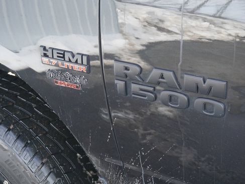 Used 2018 RAM 1500 Express w/ Black Ram 1500 Express Group image 8