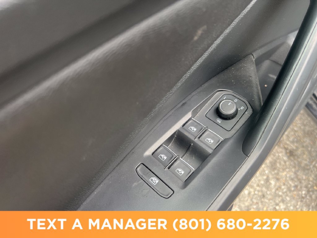 Used 2024 Volkswagen Jetta SE FWD image 13