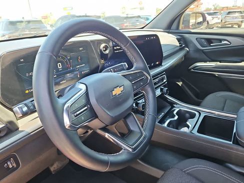Used 2026 Chevrolet Traverse LT w/ Driver Confidence Package FWD image 10