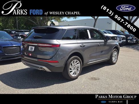 Used 2025 Lincoln Corsair FWD image 5