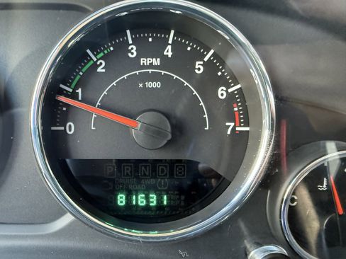 Used 2012 Jeep Wrangler Unlimited Rubicon w/ Connectivity Group image 19