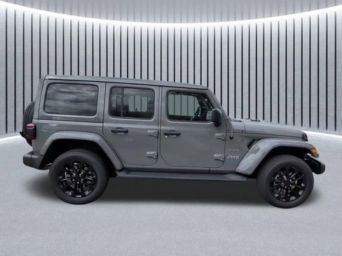 Certified 2022 Jeep Wrangler Unlimited Sahara w/ Cold Weather Group AWD/4WD image 7