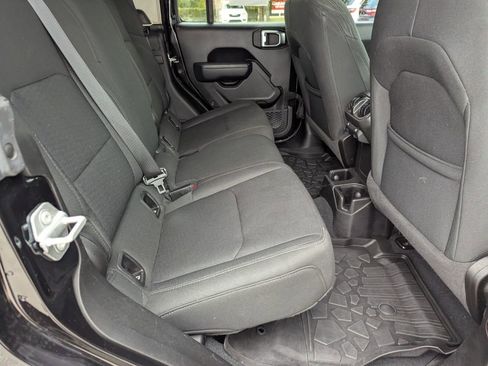 Used 2022 Jeep Gladiator Willys image 13