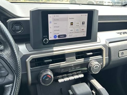 Used 2025 Toyota Tacoma SR5 AWD/4WD image 20