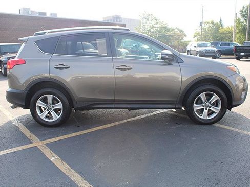 Used 2015 Toyota RAV4 XLE AWD/4WD image 5