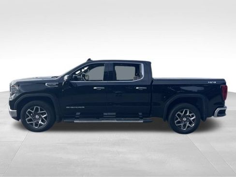 Used 2022 GMC Sierra 1500 SLT w/ SLT Convenience Package AWD/4WD image 4