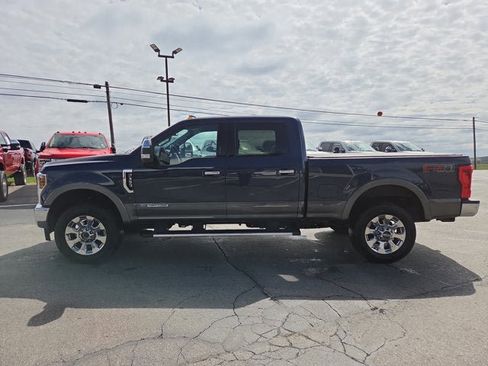 Used 2019 Ford F350 Lariat w/ Chrome Package image 3