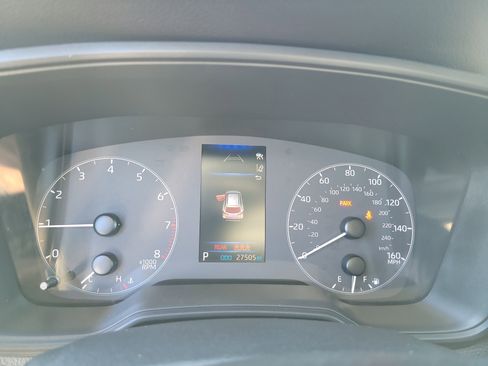 Used 2024 Toyota Corolla Cross LE image 24