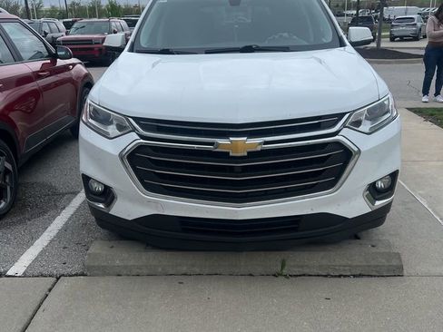 Used 2018 Chevrolet Traverse LT FWD image 2